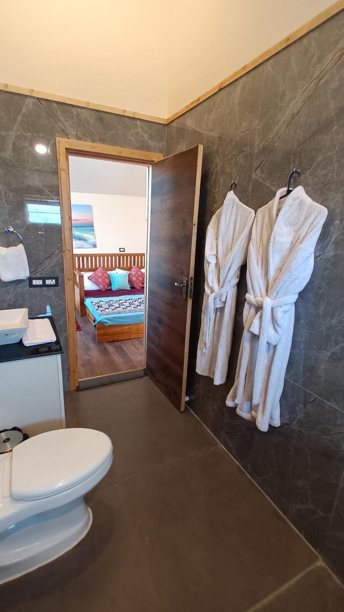 Chan Beach Resort Bahur Екстер'єр фото